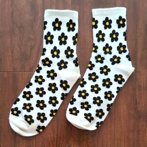 ⭐3/$15 Floral Patterned Socks
